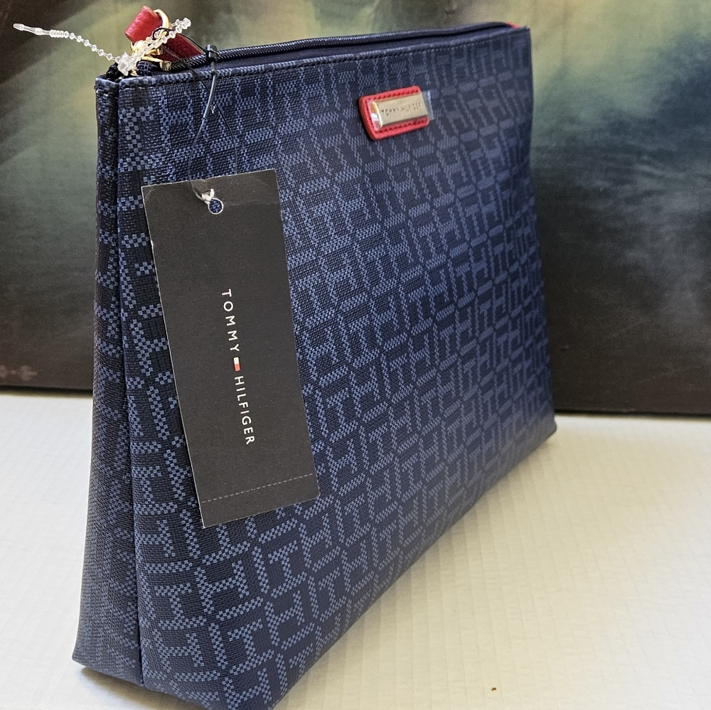 Tommy Hilfiger Cosmetic Bag - Picture 8 of 12
